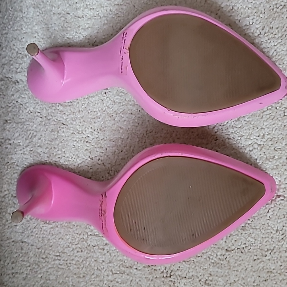 Shoes - Picture 3 of 4